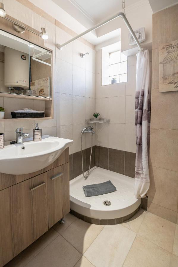 Eclectic Lyxyry 2 {Free Parking} Apartment เทสซาโลนิกิ ภายนอก รูปภาพ